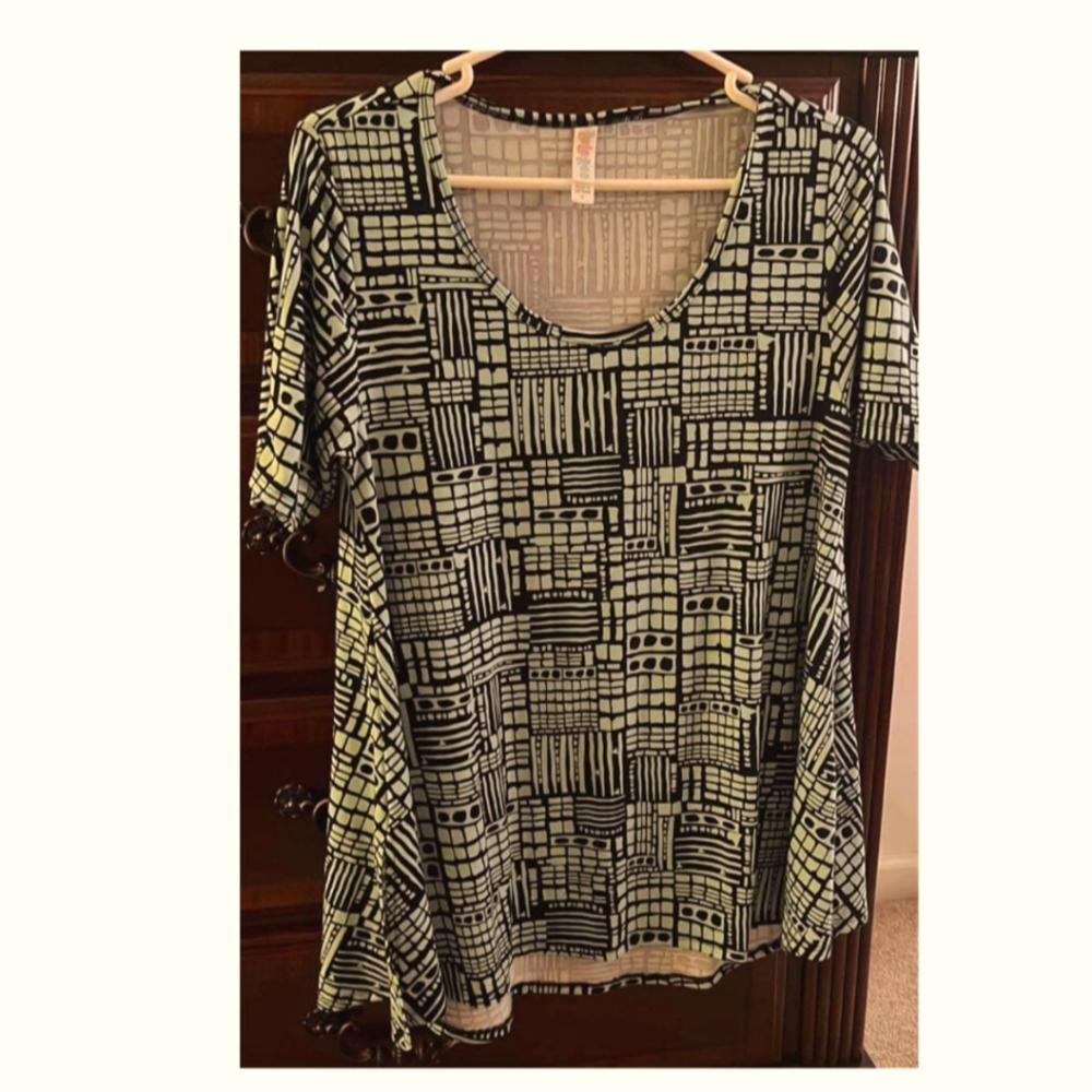 Lularoe perfect T